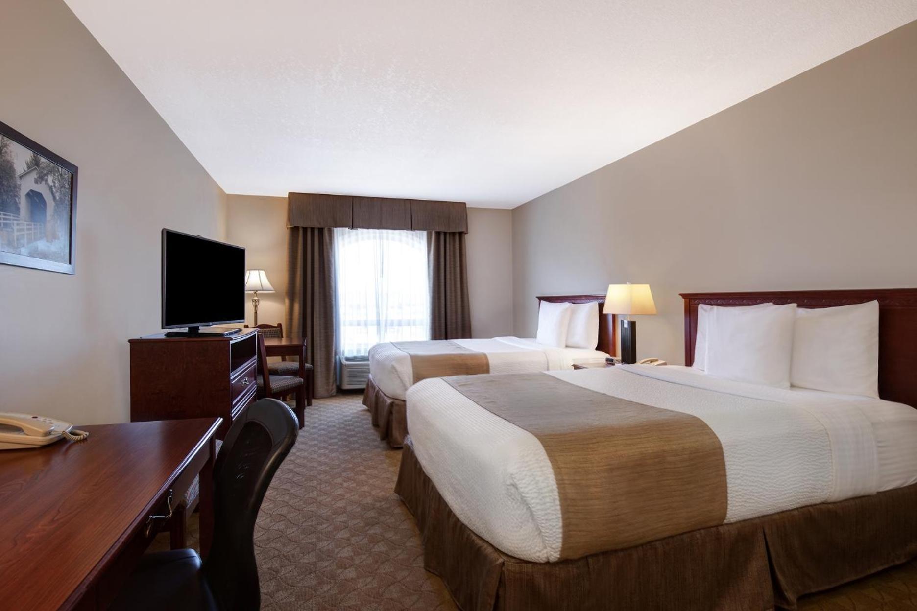 Days Inn By Wyndham Dawson Creek Bagian luar foto