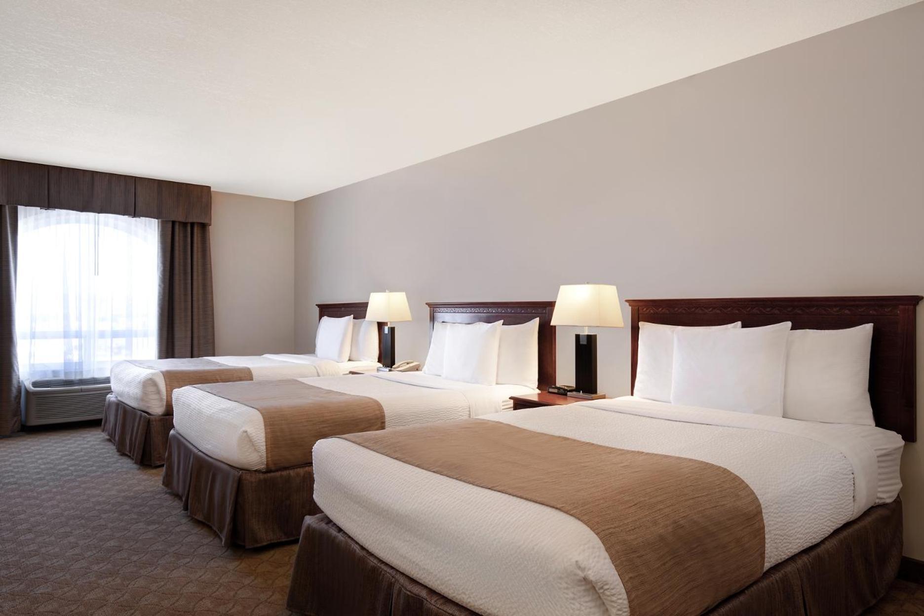 Days Inn By Wyndham Dawson Creek Bagian luar foto