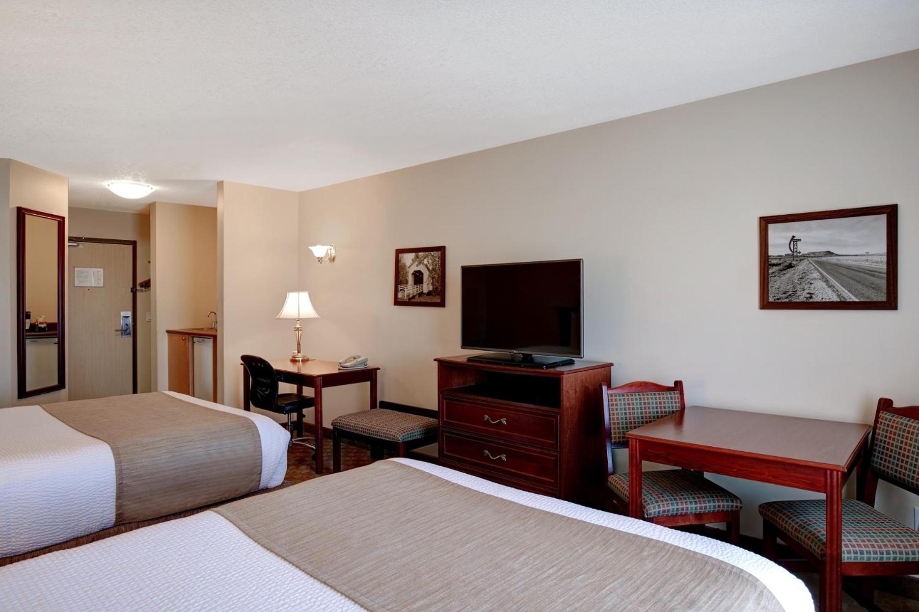 Days Inn By Wyndham Dawson Creek Bagian luar foto