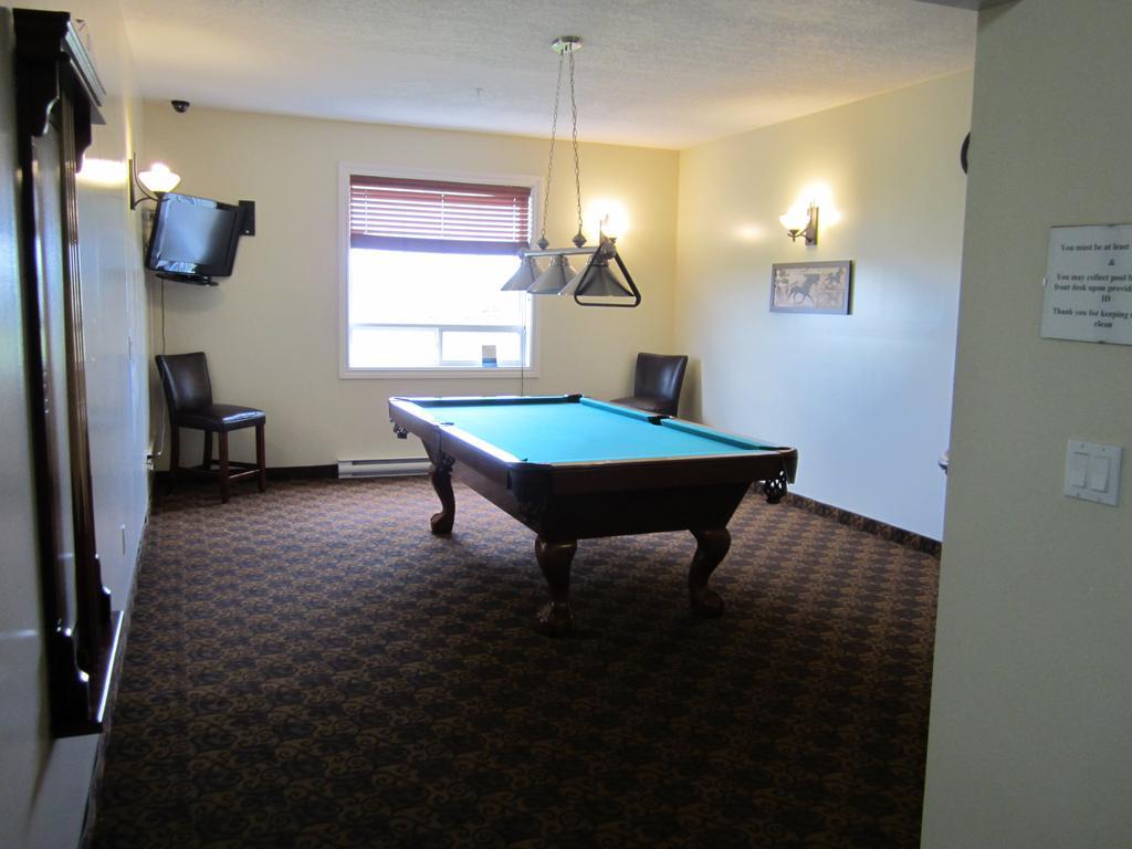 Days Inn By Wyndham Dawson Creek Bagian luar foto